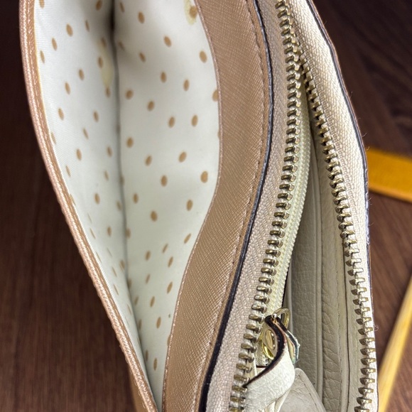 🔥🔥🔥Kate Spade Rose Gold Zip Wallet🔥🔥🔥 ***READ DESCRIPTION*** - Picture 12 of 16